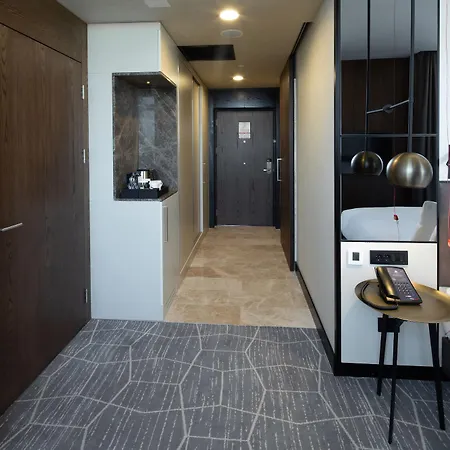 Bureau Hotel
